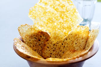 "Papitas" keto de queso