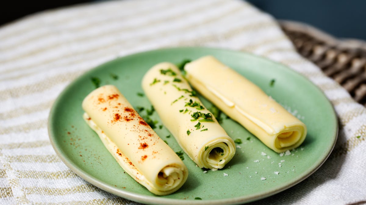 Rollos keto de queso