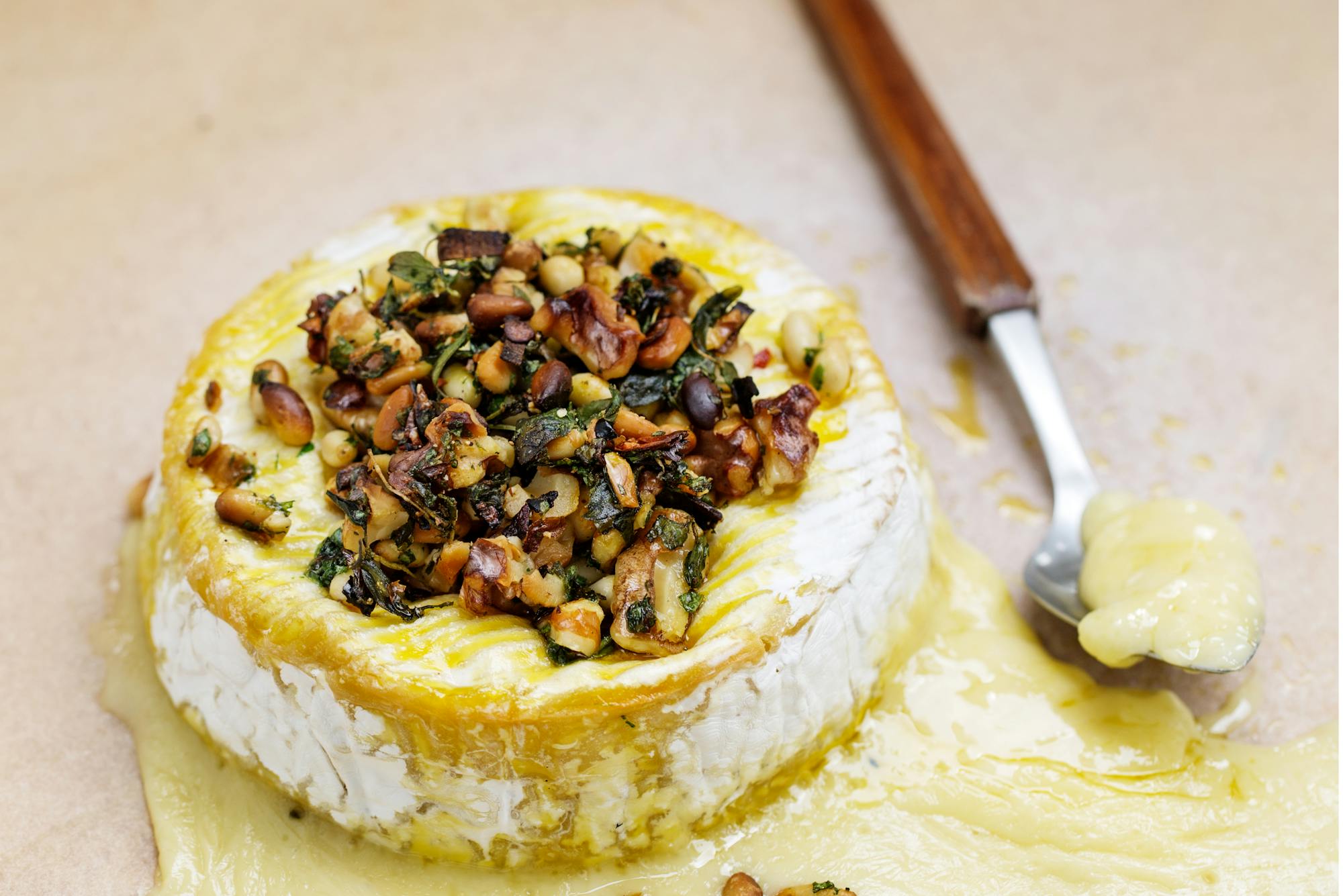 Queso brie al horno Receta keto con video Diet Doctor