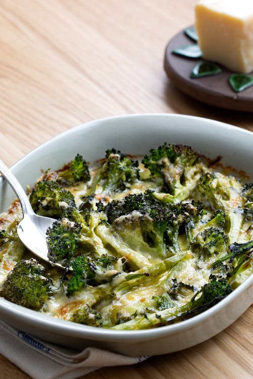 Brócoli y queso bajo en carbohidratos
