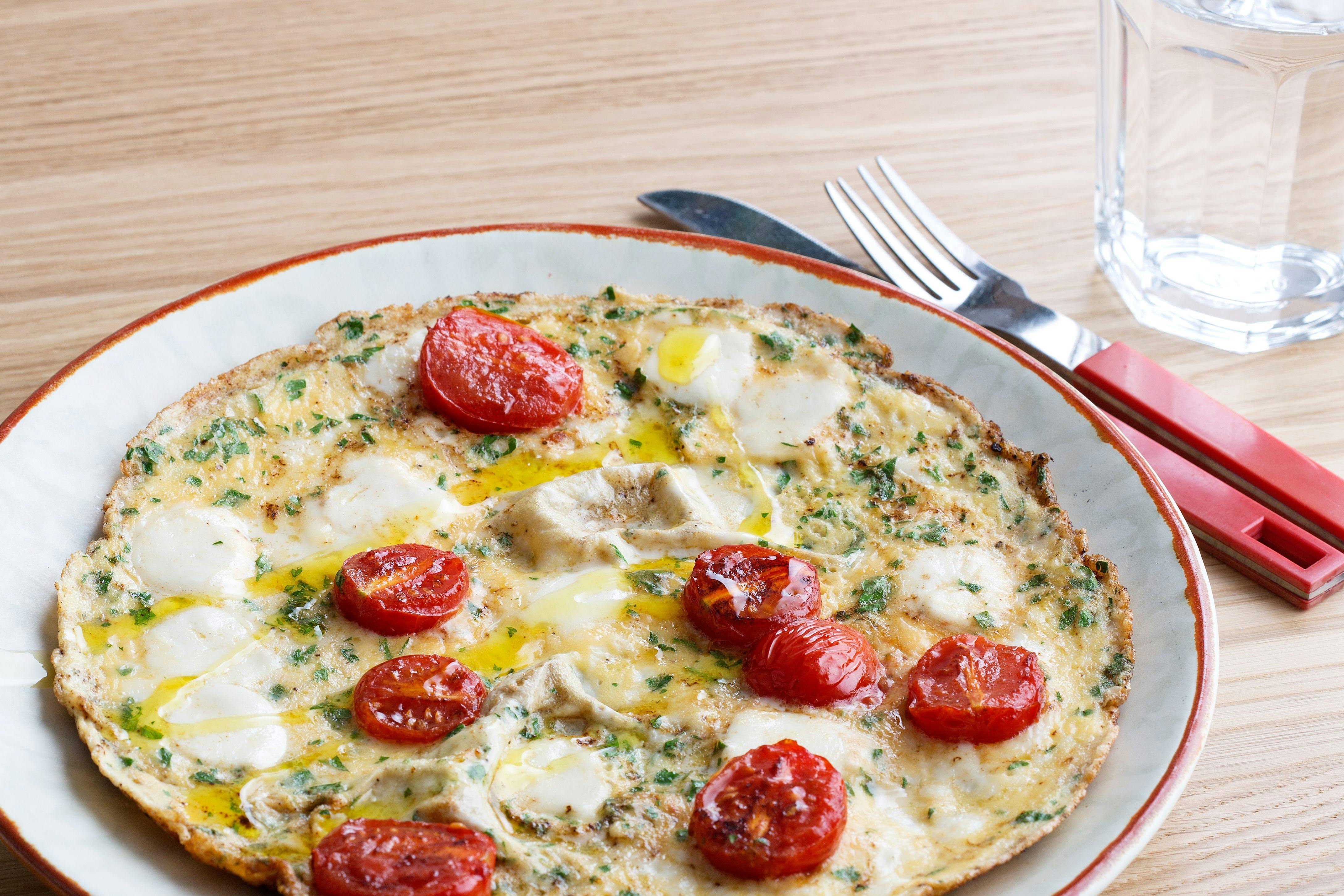 Omelet caprese