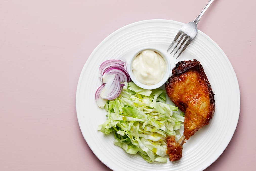 Nuestro sencillo plato keto de pollo y repollo