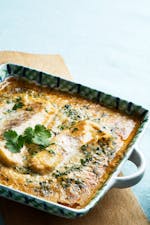 Curry keto tailandés con pescado y coco