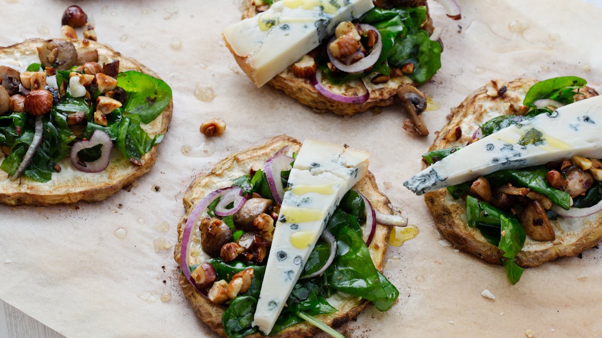 Raíz de apio al horno con gorgonzola low carb