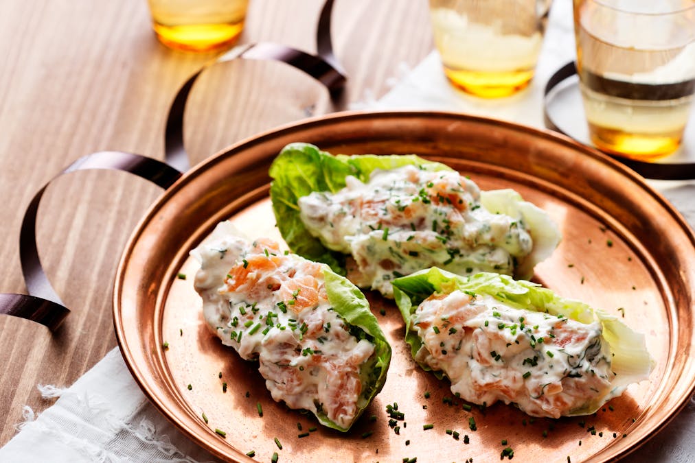 Aperitivo keto de salmón ahumado