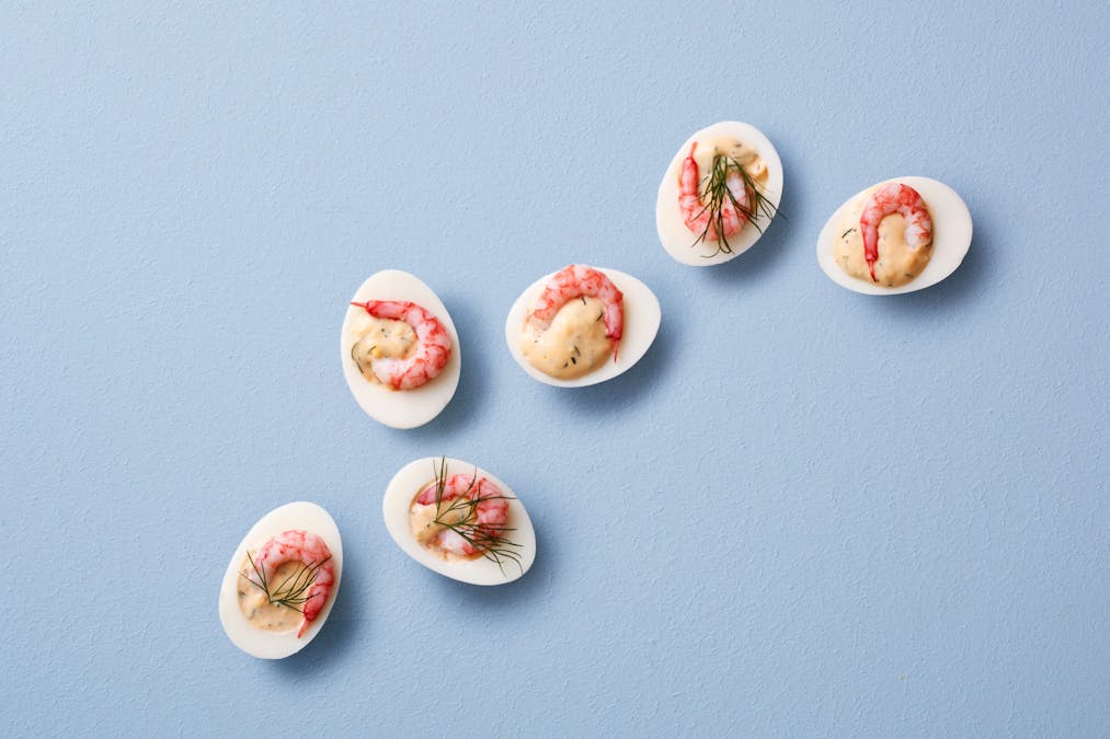 Huevos rellenos keto