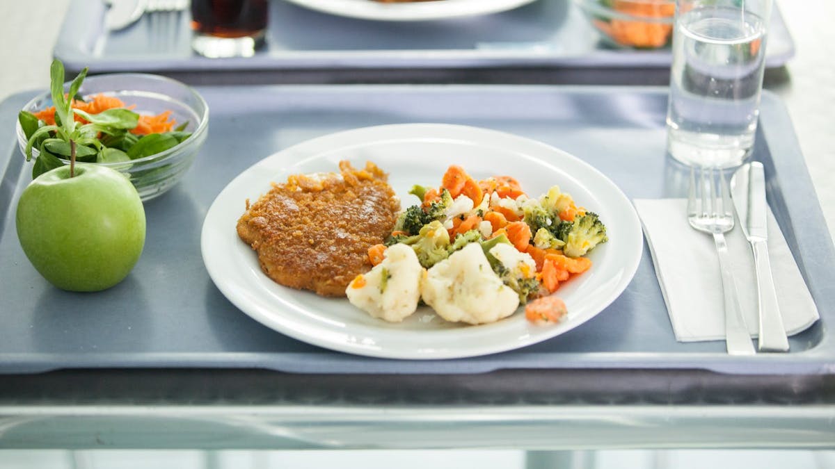 10 consejos para comer bajo en carbohidratos en el hospital