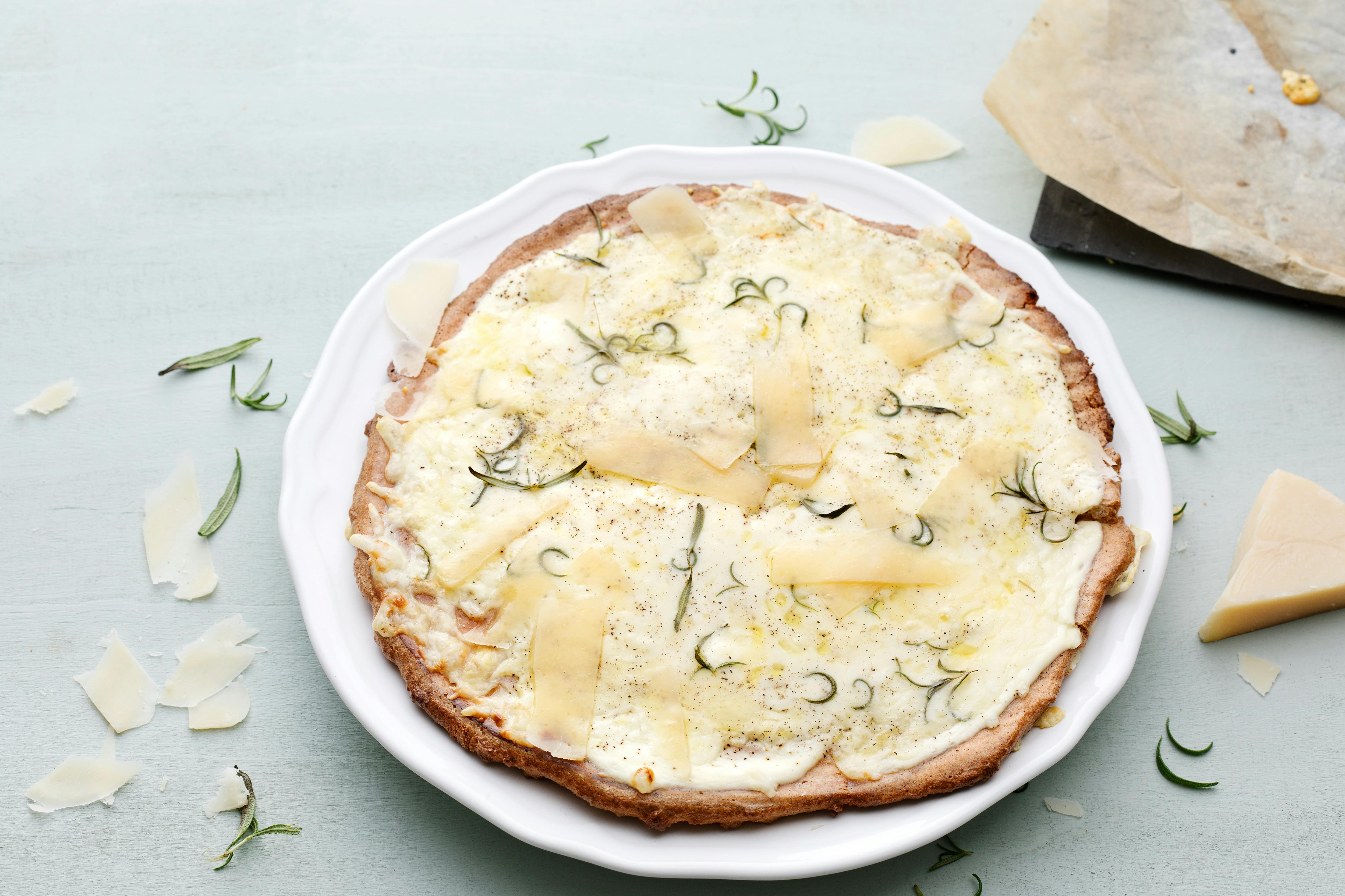Pizza cetogénica blanca