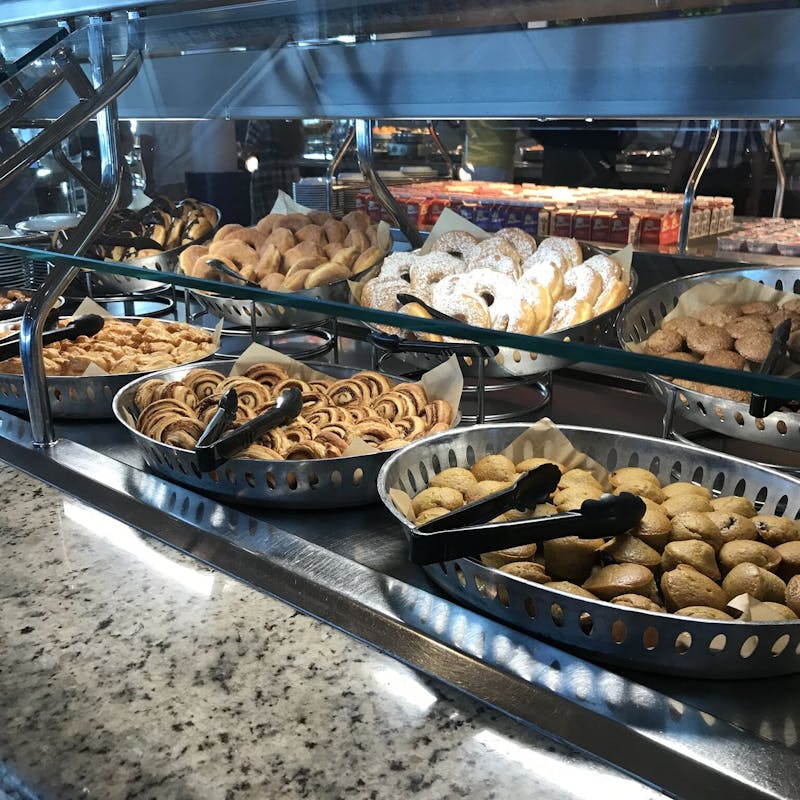 Alimentos azucarados en el buffet
