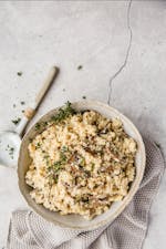 Risotto de coliflor low-carb con champiñones