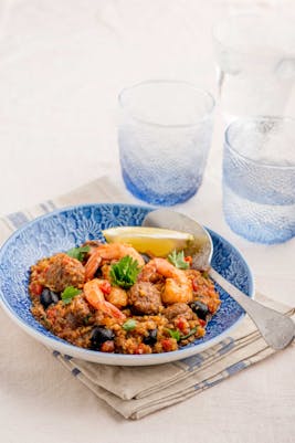 "Arroz" caldoso con chorizo y camarones bajo en carbohidratos