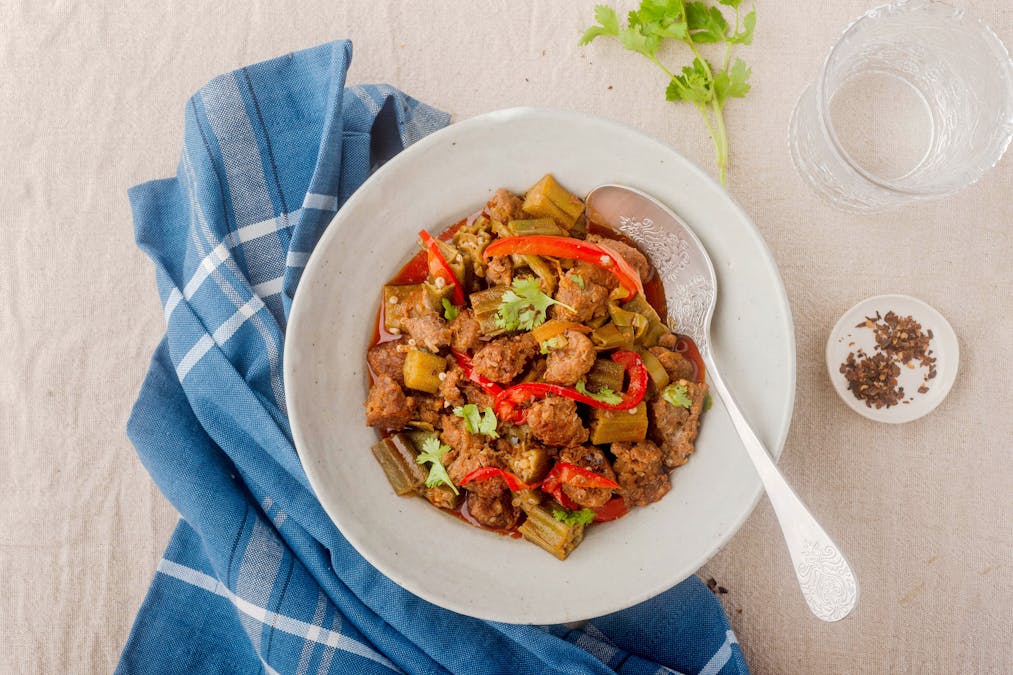 Ocra con chorizo ​​mexicano bajo en carbohidratos