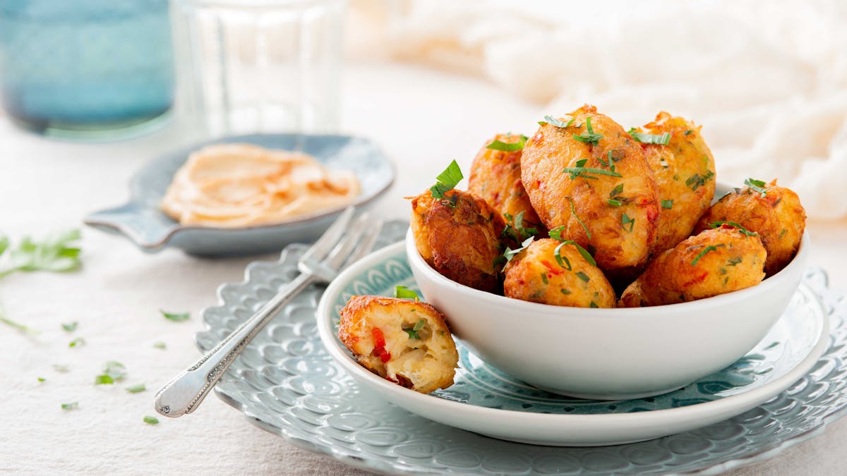 Buñuelos de bacalao keto