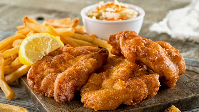 Pescado frito con papas