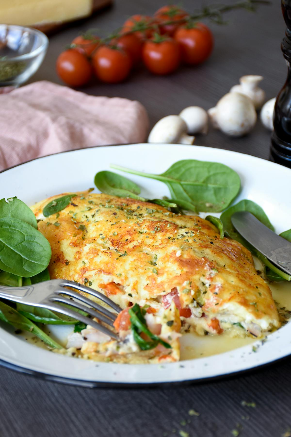 como hacer omelette de queso y tomate