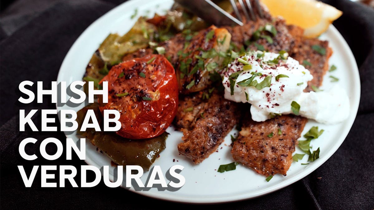 Shish kebab y crema de ajo, recetas en video