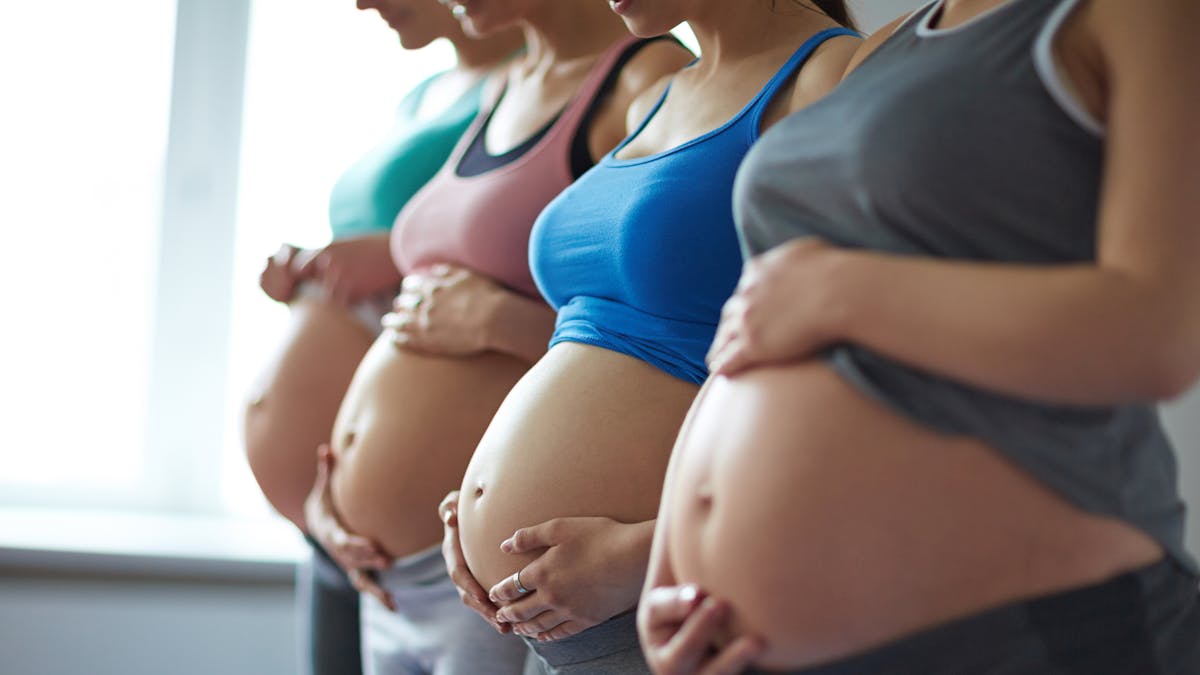 La controversia de los criterios médicos en el manejo de las embarazadas