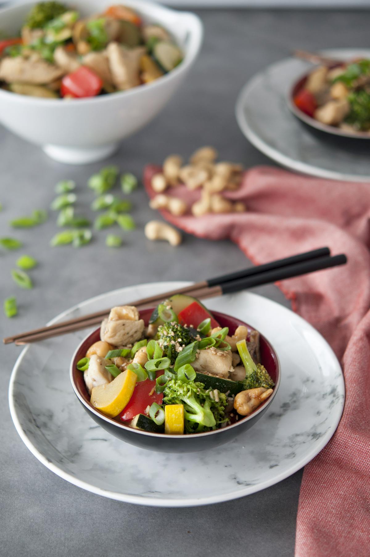 Revuelto de pollo y anacardos bajo en carbos