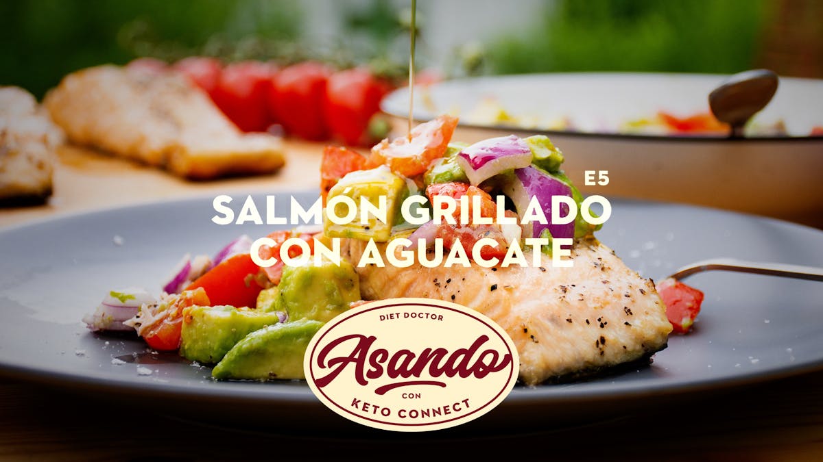 Salmón grillado con aguacate