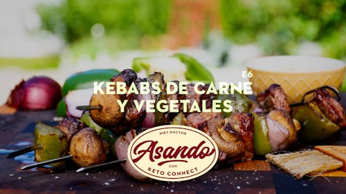 Kebabs de carne y vegetales