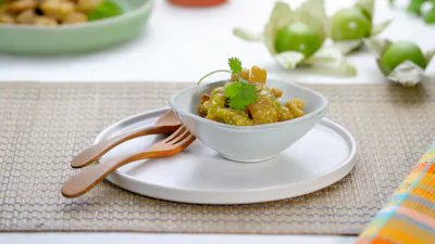 Chicharrones en salsa verde keto