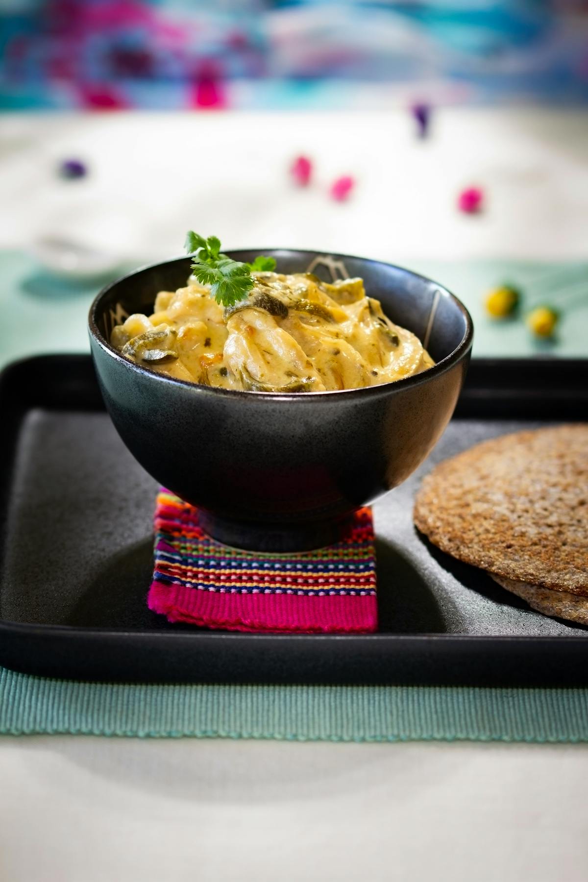 Rajas poblanas con tortillas de linaza keto