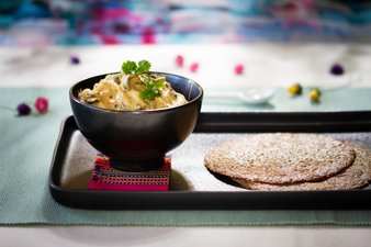 Rajas poblanas con tortillas de linaza keto