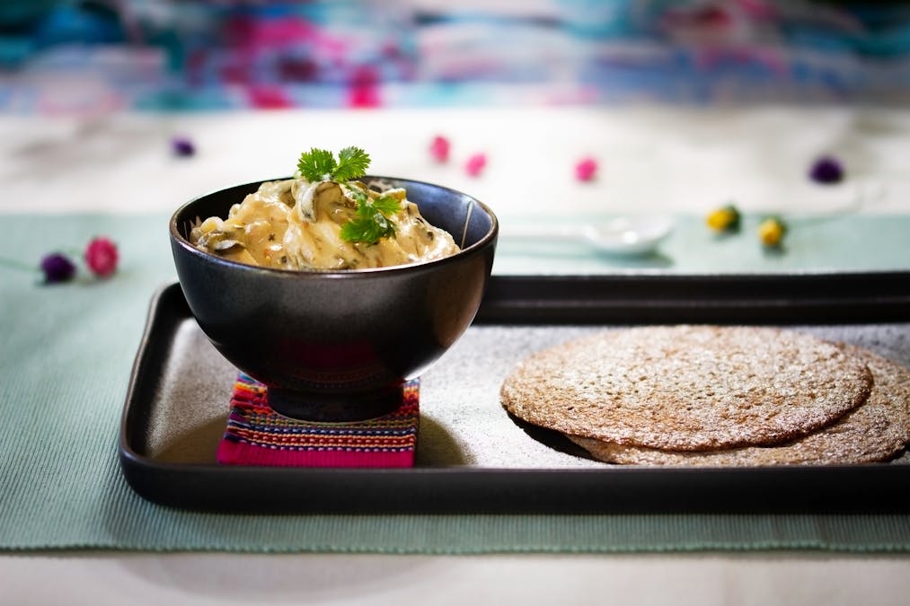 Rajas poblanas con tortillas de linaza keto