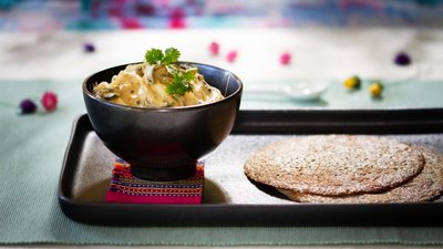 Rajas poblanas con tortillas de linaza keto