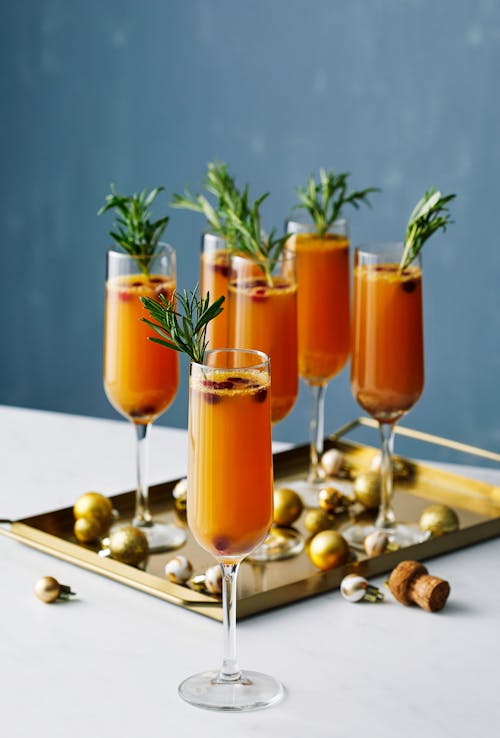 Mimosas bajas en carbos con arándanos y pomelo