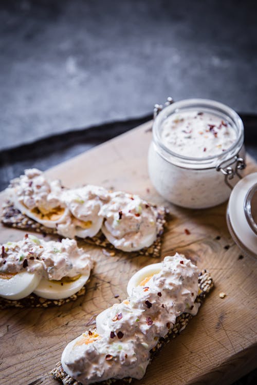 Ensalada keto de atún con alcaparras
