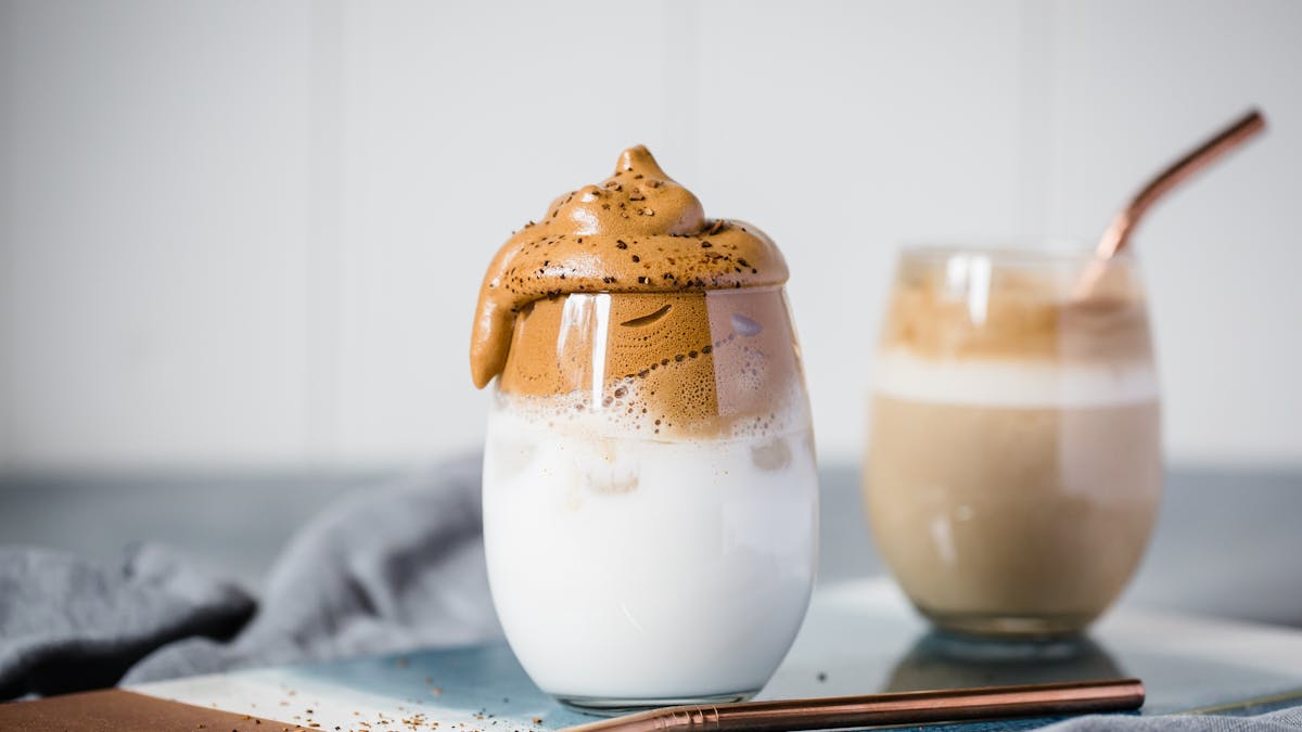 Café batido sin lácteos (Dalgona)