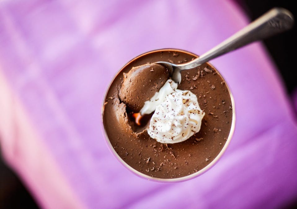 Nueva receta con video: Postre de coco y chocolate