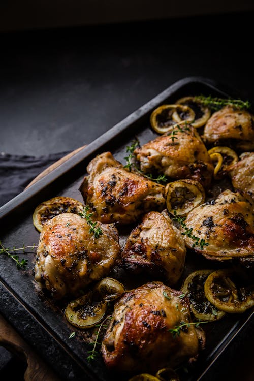 Contramuslos asados de pollo al limón