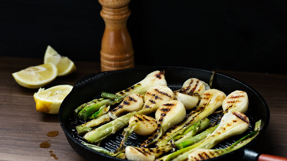 Cebollas frescas parrilladas