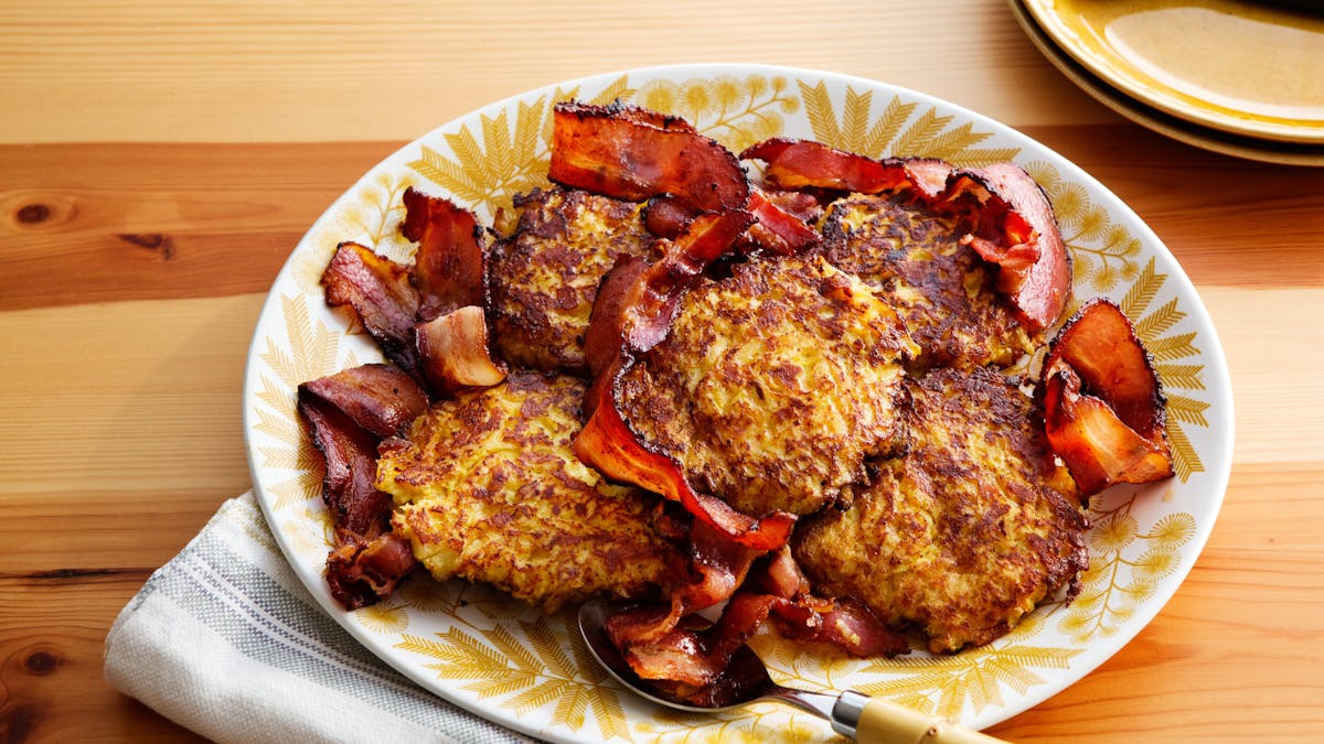 Frituras de colinabo low-carb con bacon