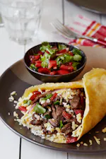Burrito keto de carne con pico de gallo