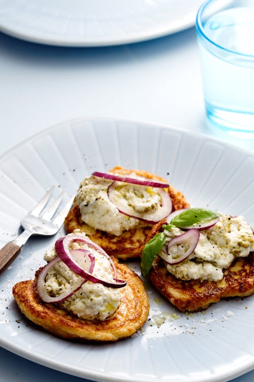 Panqueques low-carb con queso crema