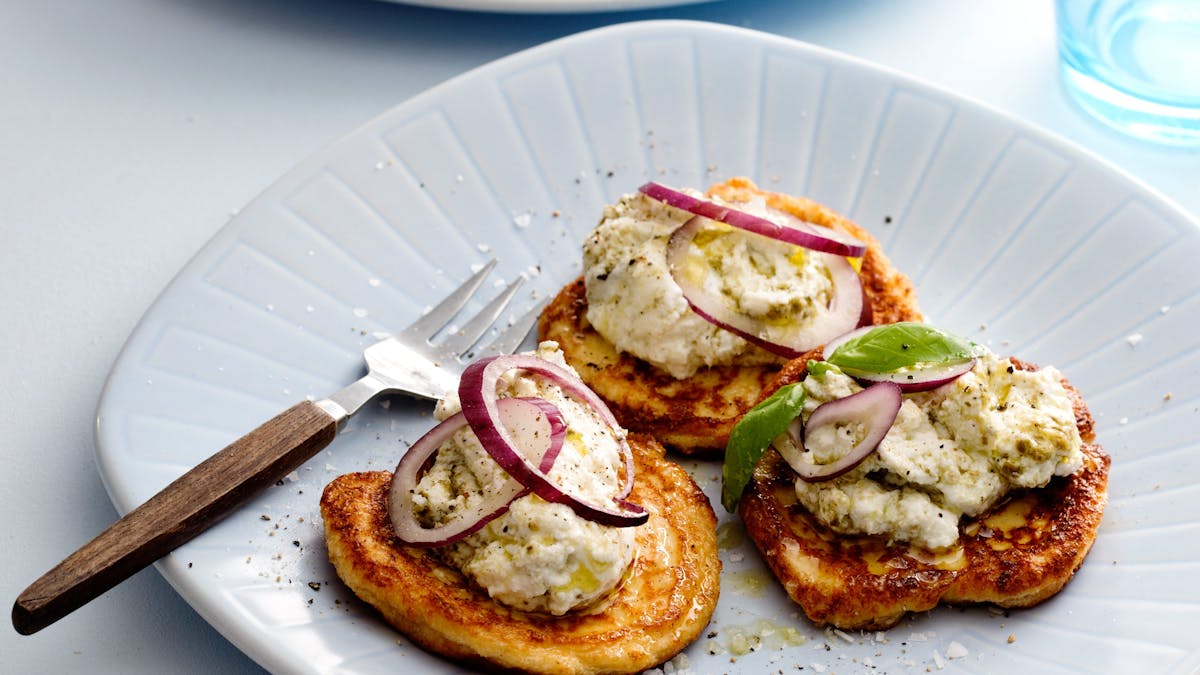 Panqueques low-carb con queso crema