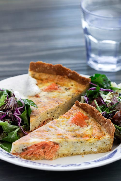 Tarta keto de salmón y queso