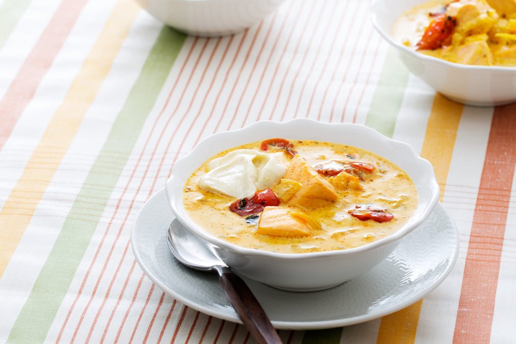 Sopa de pescado al azafrán y alioli