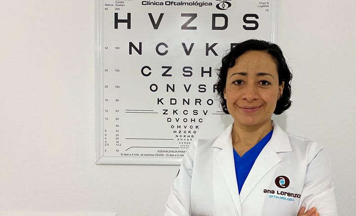 Oftalmóloga mexicana usa la dieta baja en carbos para mejorar la visión y la salud