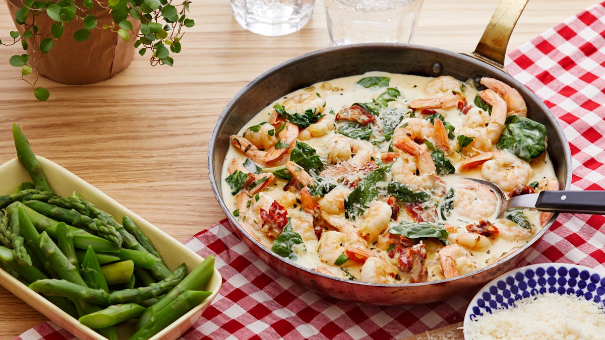 Camarones cremosos al estilo toscano