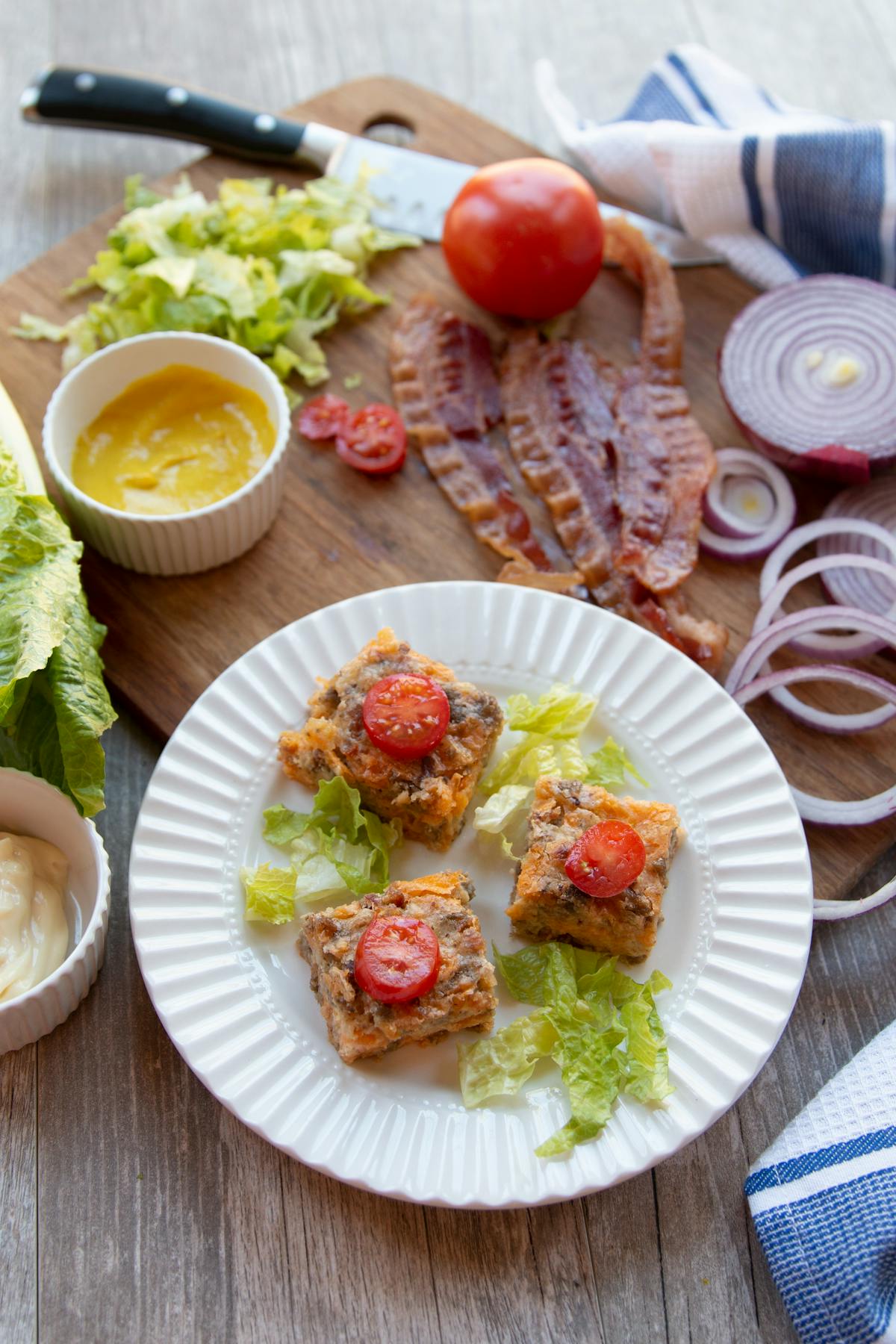 Gratinado de hamburguesa keto doble de queso con bacon