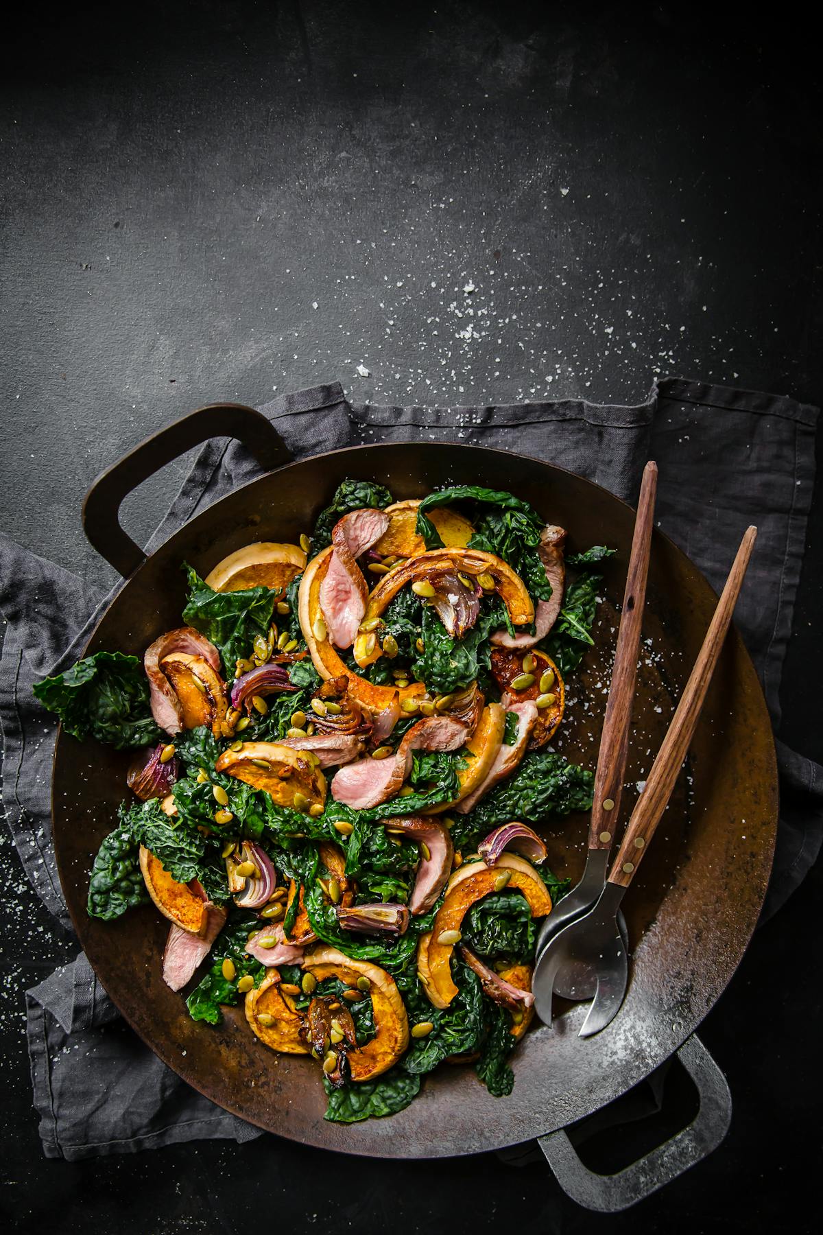 Ensalada de calabaza asada, col rizada y cordero