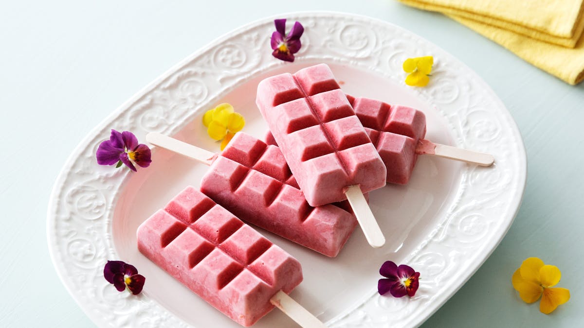 Polos de helados low-carb de yogur