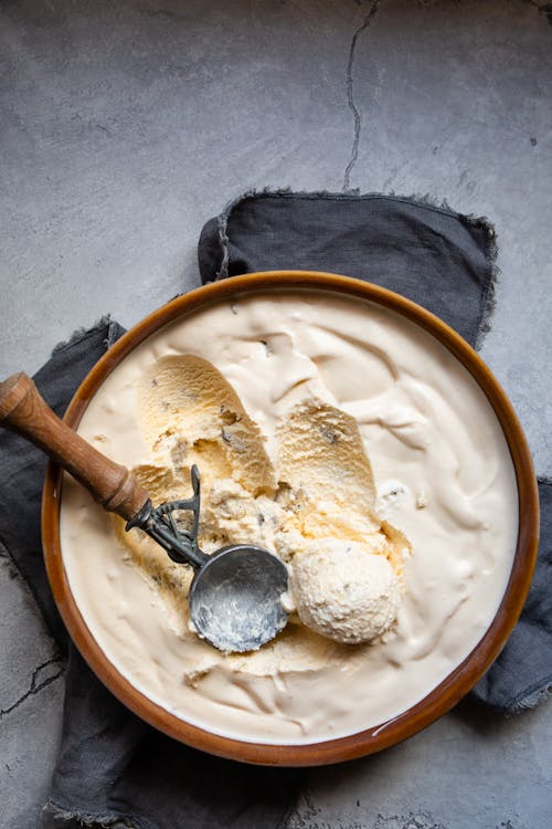 Helado keto de vainilla con masa de galletas