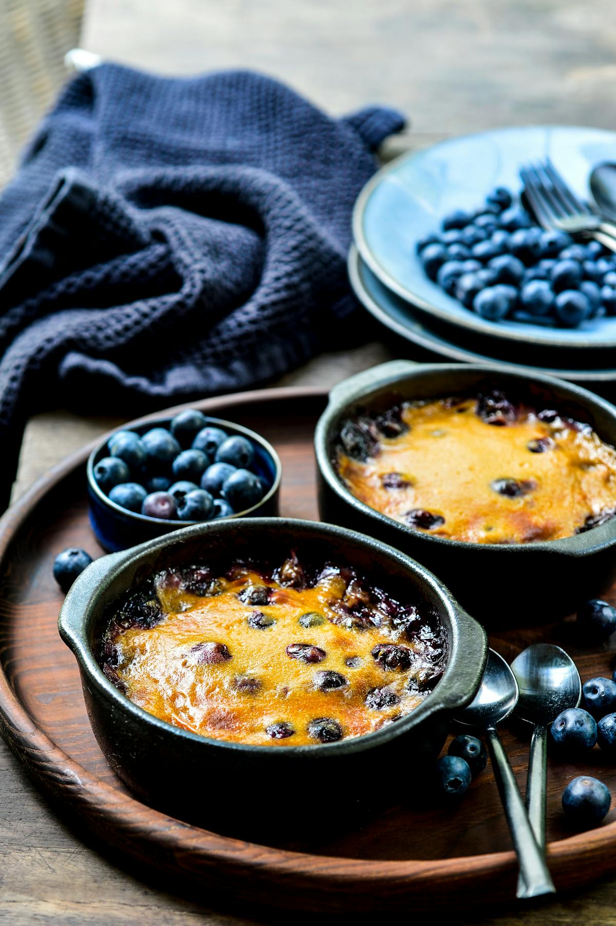 Postre de mascarpone al horno y arándanos