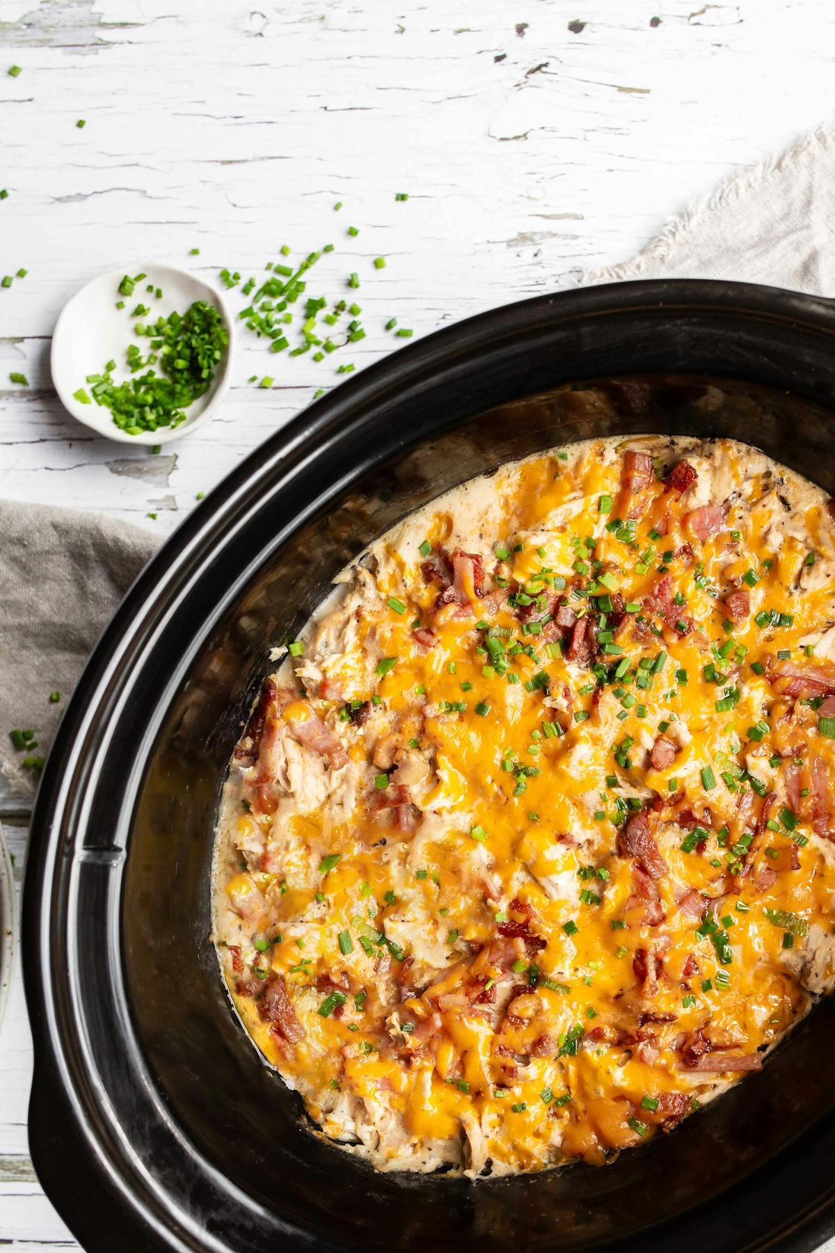 Pollo con salsa ranchera y queso