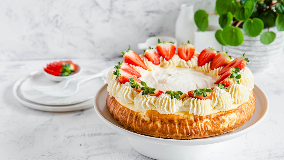 Tarta de queso low-carb con cobertura de crema agria